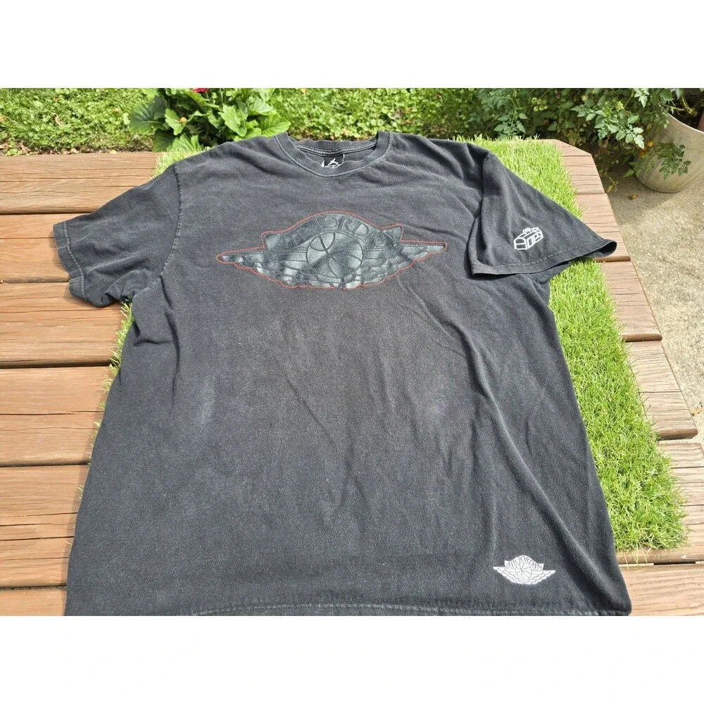 Vintage Air Jordan Wings Graphic T Shirt Mens XL Cotton Y2K 2000s Red Logo Black